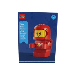 NEW LEGO Up-Scaled Baby Astronaut 40767 * NEW Sealed * 6530291 * 250 Pieces - Picture 1 of 12