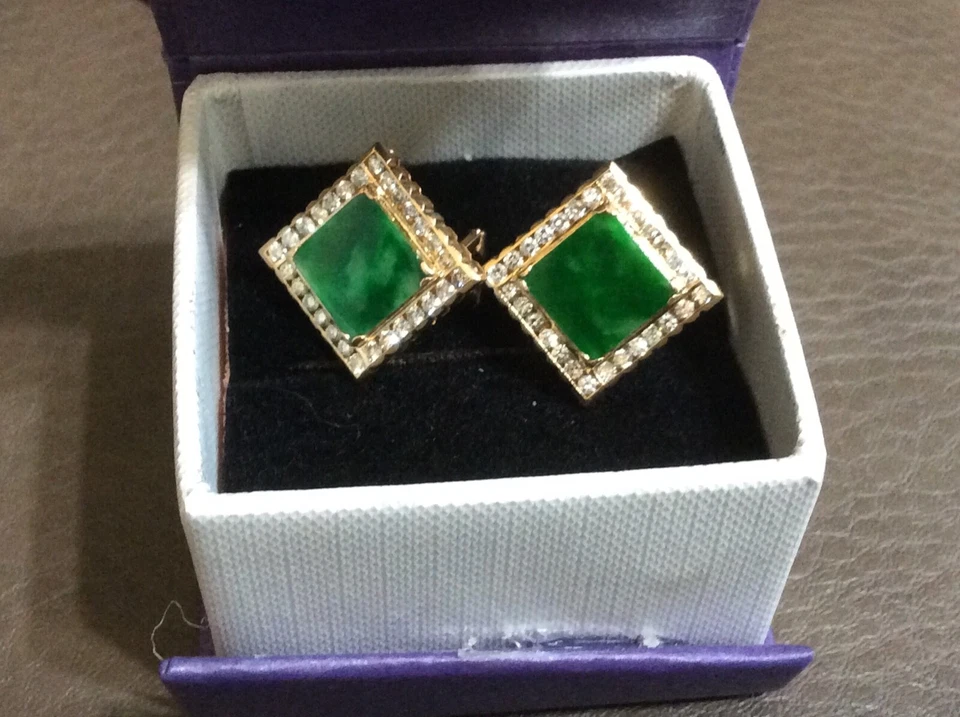 Estate Large Green Jade And 1.1/2 Carats Diamond In 18k Gold Earring 15mmx15mm - Image 1 of 4