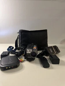 Videocamera Sony Handycam CCD-TR96 8 con telecomando alimentatore + accessori. - Foto 1 di 10