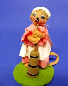 Muñeca Annalee 2022 4 de julio 5 en "Colonial Butter Churning Mouse" #260522 - Imagen 1 de 7