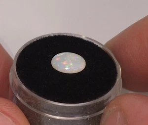 Australian Coober Pedy opal. 9 x 7mm. 0.8ct. Oval. Natural solid opal - Picture 1 of 7