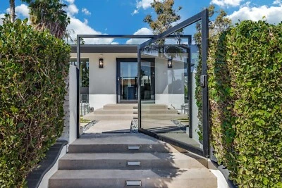 Puerta delantera pivotante de aluminio y vidrio entrada moderna contemporánea 72x80 entrada sin llave Foto 1 de 4