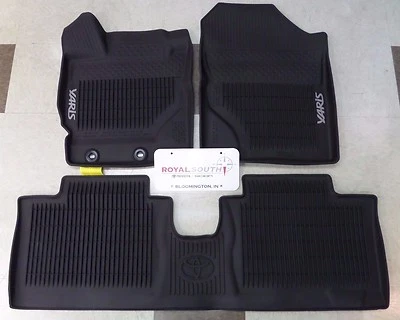 Alfombrilla de goma para todo tipo de clima Toyota Yaris Hatchback 2017 genuina OEM OE Foto 1 de 4