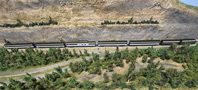 B&O Passenger train - AZL F3 A (powered) & B (dummy) and 5 MTL passenger cars - Image 1 of 4