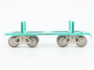 Vagón plano McCoy GN Great Northern Railroad calibre estándar con carga de madera  Foto 1 de 4