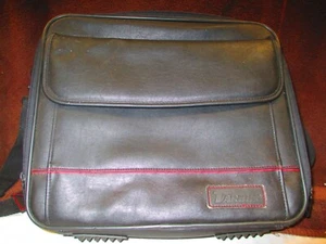 Targus Leather Laptop Computer Messenger Bag Black Shoulder Strap Model # CUN 1 - Picture 1 of 16