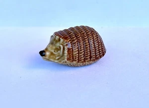 Vintage Miniatur Wade England rote Rose Arche Noah Launen Tier Igel Figur - Bild 1 von 4