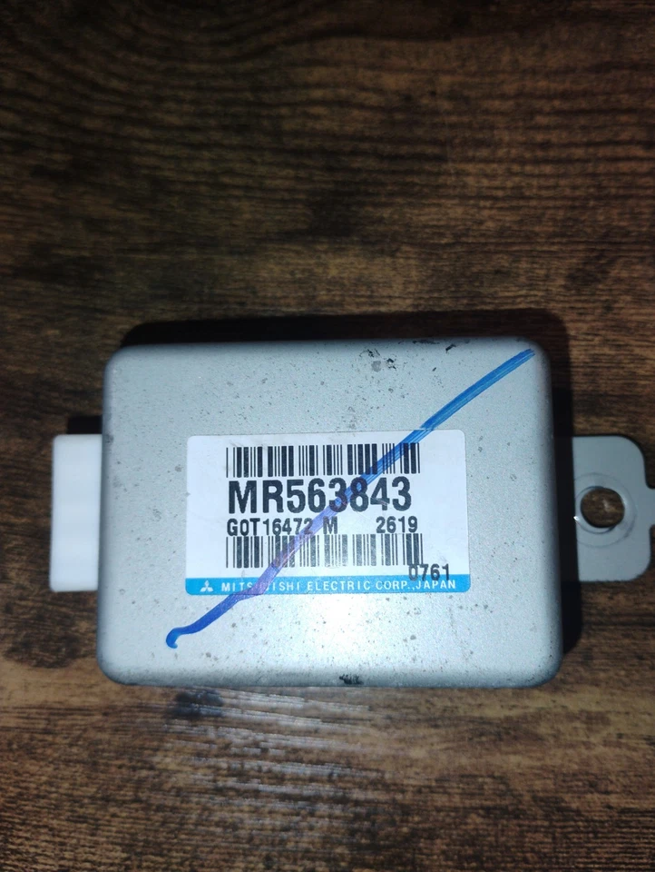 2000-2005 MITSUBISHI CRUISE CONTROL MODULE UNIT OEM MR563843 - Image 1 of 4