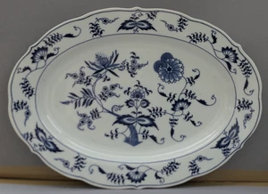 BLUE DANUBE Japan - Fleischplatte groß 35 x 25 cm  Zwiebelmuster Servier-Platte - Picture 1 of 8