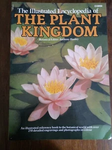 The Illustrated Encyclopedia of The Plant Kingdom (Corgi) - Picture 1 of 5