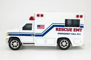 2002 Matchbox True Heroes Ford Ambulance WHITE | RESCUE EMT | MINT - Picture 1 of 1