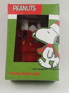 Neu PEANUTS glitzerndes Weihnachts-Nachtlicht SNOOPY auf seiner Hundehütte - Bild 1 von 8