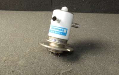 Relé de vacío Jennings RJ2C-26N859 12 kV pico, SPDT, 50 amperios Foto 1 de 4
