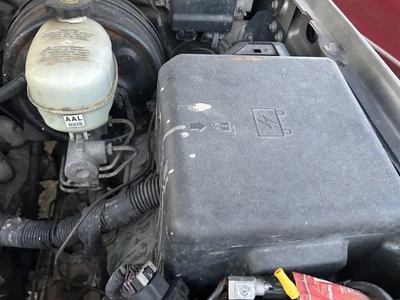 Fuse Box Engine Classic Style Fits 06-07 SIERRA 1500 PICKUP 104758636 Foto 1 de 4