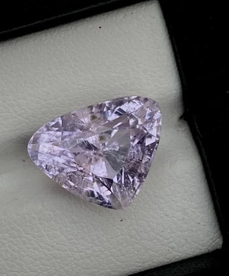 Piedra preciosa suelta de kuncita rosa natural de 10,80 quilates de Afganistán Foto 1 de 4