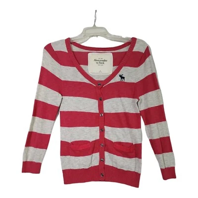 Abercrombie & Fitch女式中号粉色灰色条纹纽扣开衫毛衣 — 第 1/4 张图片