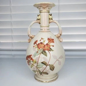 Antique Robert Hanke Royal Wettina Austria Vase Ivory with Floral Decoration - Picture 1 of 7