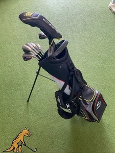 RH Cobra King VT Golf Junior Set 3-Wood, 6-PW-SW, Putter, Bag - Picture 1 of 22