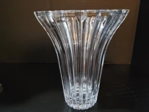 Vintage Japan Riccardo Crystal 8" (20cm) Tall Vase with Fluted Design - Picture 1 of 3