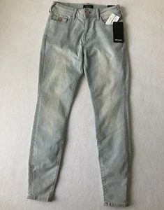 True Religion Jeans Jennie Curvy Crystal MR Skinny size 26 Mid Rise Light Wash - Picture 1 of 16