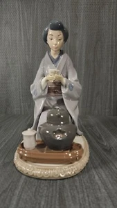 ✨️ Retired Lladro Figurine "August Moon"-#5122 Marked DAISA 1981. Japanese Woman - Picture 1 of 12