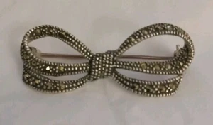 Vintage Sterling Silver Marcasite Bow Tied Ribbon Brooch Pin Signed - Picture 1 of 4