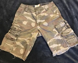 OP Ocean Pacific Camo Cargo Shorts Mens Size 28 Green Camouflage - Picture 1 of 6