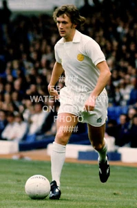 1974 TREVOR CHERRY LEEDS UNITED ACTION PHOTO PRINT UTD ELLAND ROAD 2 - Picture 1 of 1