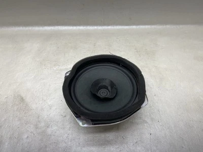 Chevrolet Camaro 2016-2024 panel puerta trasera derecha altavoz de audio OEM 84328370 Foto 1 de 4