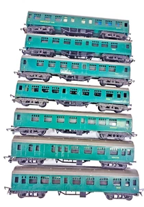 Rack Of 7X Triang TT Coaches BR Green With Restaurant Car Numbers S15021, S34245 - Picture 1 of 23