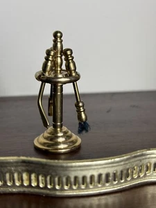 Casa delle bambole miniatura vintage Taiwan ottone camino poker stand parafango scala 1:12 - Foto 1 di 7