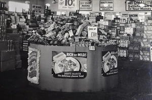 1940s Kraft Velveeta Cheese & Nabisco Grocery Store Photo - Picture 1 of 2