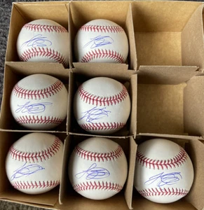 One Lot Of Seven (7) Rookie SIGNED Luis Garcia Rawlings Major League Baseballs - Picture 1 of 2