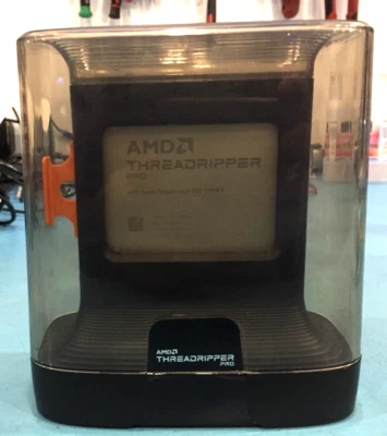 CPU AMD Ryzen Threadripper PRO 7995WX usada. Foto 1 de 4
