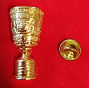 Sehr schöner Pin Nachbildung des DFB Pokals Fussball Anstecker - Bild 1 von 1