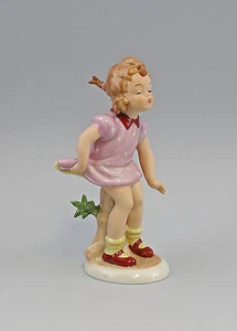 9942731 Porcelain Figurine Girl Hilla Peyk Design wagner&apel 9x10x21cm - Picture 1 of 4