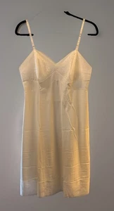Vintage Vanity Fair White Mini Full Slip Sz 36 Nylon & Daisy Lace Lingerie NWOT - Picture 1 of 12