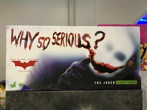 Hot Toys USB Batman The Dark Knight The Joker Why So Serious? Light Box - Picture 1 of 1