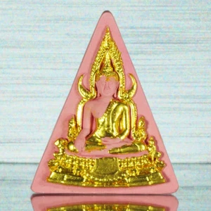 Amuleto tailandés Phra Buddha Chinnarat rosa polvo sagrado V.BenjaMongklol LP NenKaew - Imagen 1 de 10