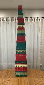 Weihnachten Nistkästen 12er Set stapelbar Geschenk Bäume rot grün 12 x 12 x 8 - Bild 1 von 8