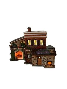 Hermosa bodega Dept 56 Snow Village Grapevine #6000635 casi nueva en caja original 2017 retirada - Imagen 1 de 6