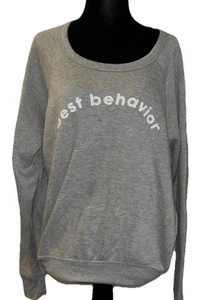 Sudadera Pullover Project Social XS Calce Suelto “Mejor Comportamiento” Gris y Blanco - Imagen 1 de 5