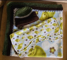 4 Piece Baby Set - Crib/Play Blanket, Beanie and 2 Shoulder Burp Cloths