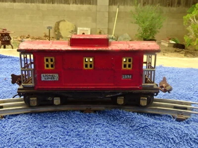 VINTAGE PREWAR ORIGINAL CONDITION LIONEL Lines RED Caboose #657 - Image 1 of 4