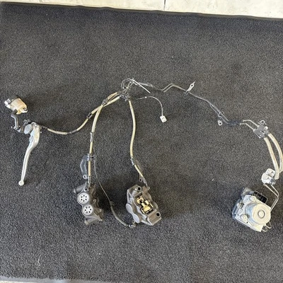 2015-2019 Yamaha YZF R1 Front Brake Calipers, Master Cylinder, Abs Module￼ - Image 1 of 4