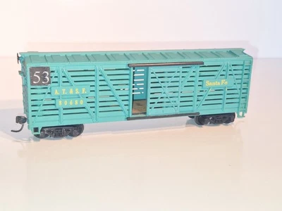 Roundhouse 40' Stockcar, ATSF. Good condition. HO Scale. Plastic wheels. No Box - Image 1 of 4