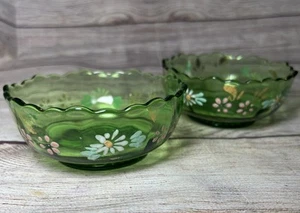 Vintage Paar Northwood grüne Optika Beerenschalen Emaille Blumen Gänseblümchen 4,5x2" - Bild 1 von 10