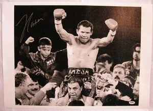 Julio Cesar Chavez Sr. autograph signed 16x20 Canvas boxing Photo PSA/DNA COA - Picture 1 of 1