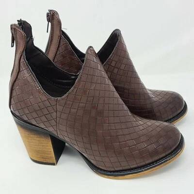 Pierre Dumas Ankle Boots Brown Woven Faux Leather Pattern Zip Up Heel Women 7 - Image 1 of 4