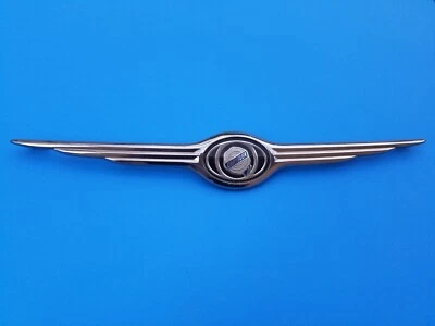 01 02 03 04 CHRYSLER TOWN & COUNTRY PARRILLA DELANTERA EMBLEMA INSIGNIA SÍMBOLO OEM (2004) Foto 1 de 4